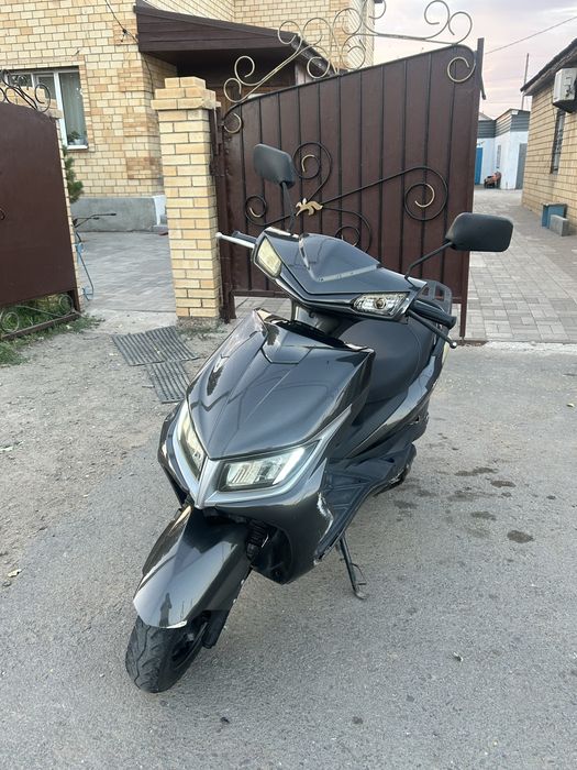 Продам скутер м8 город Астана