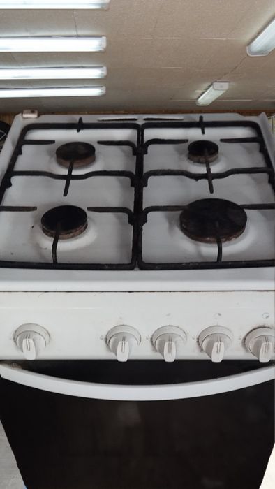 Продам газовую плиту
