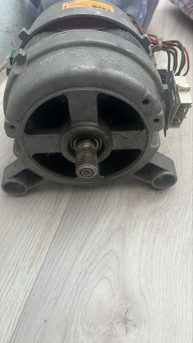 Движок продам продам