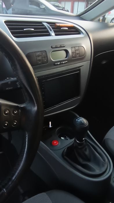 ПРОДАВА СЕ  Сеат ЛЕОН 1.6 бензин 105к.с.