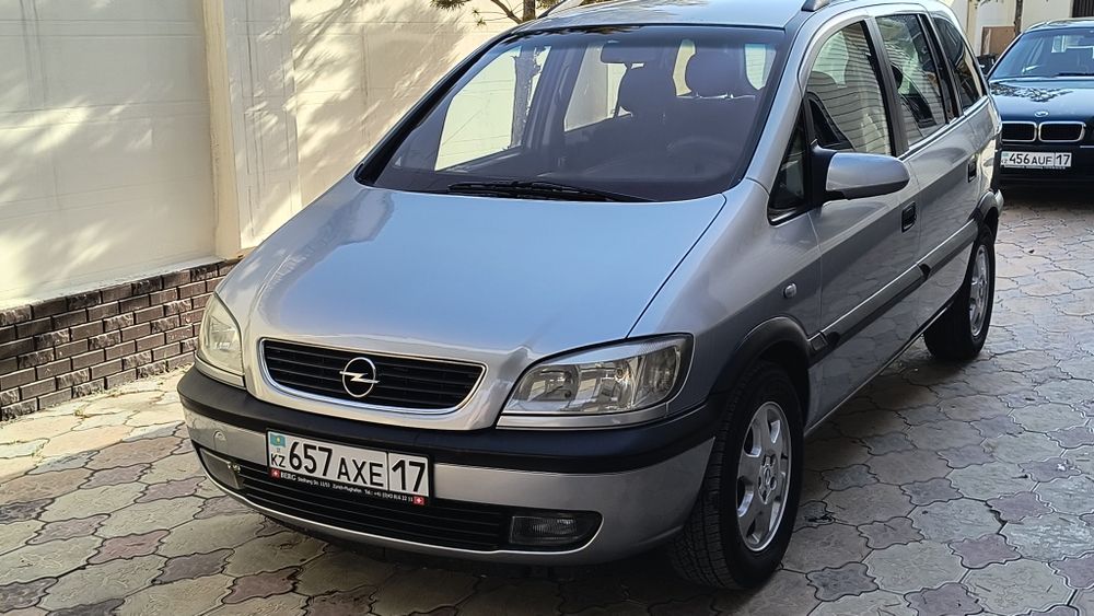 Опель Зафира 2000 год