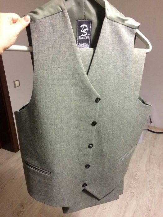 Costum barbatesc vernil