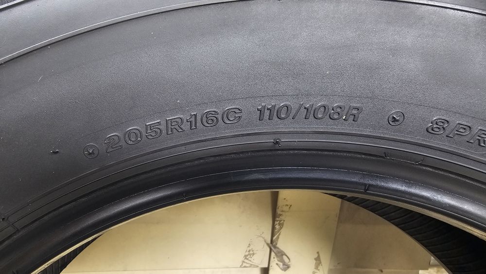 Продаю шины от машины / буу