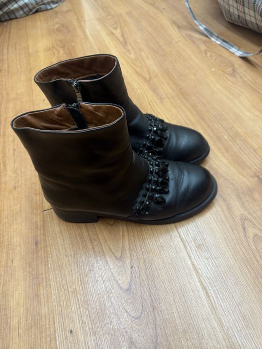 Продам ботики по 5000 кожа