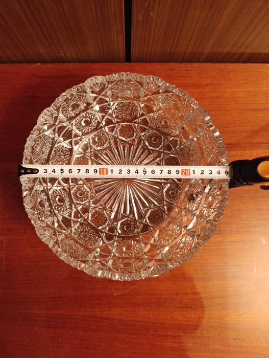 .Хрустальная ваза25,5-9,5 см.графини стаканыЛожки и вилки нержавейка.