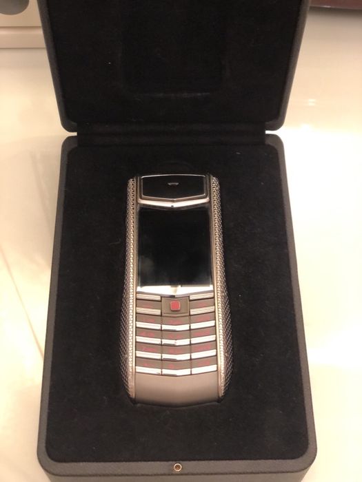 Vertu Ascent ti Neon Pink