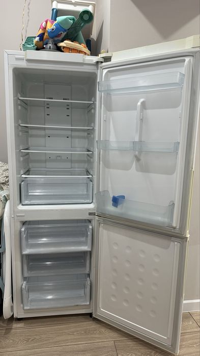 продам холодильник самсунг
