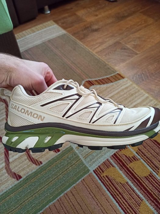 Продам кроссовки в отличном состоянии .