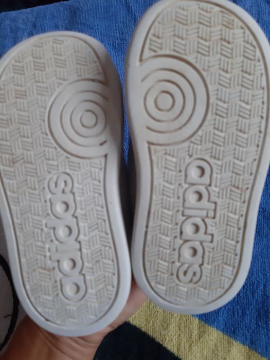 Adidași copii mărimea 22