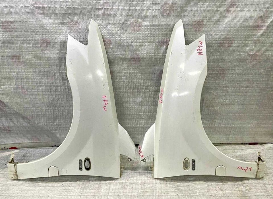 Крылья крыло Mitsubishi Chariot Grandis 97-03 год, оригинал из Японии