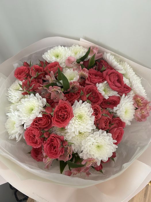 Пышный красивый букет