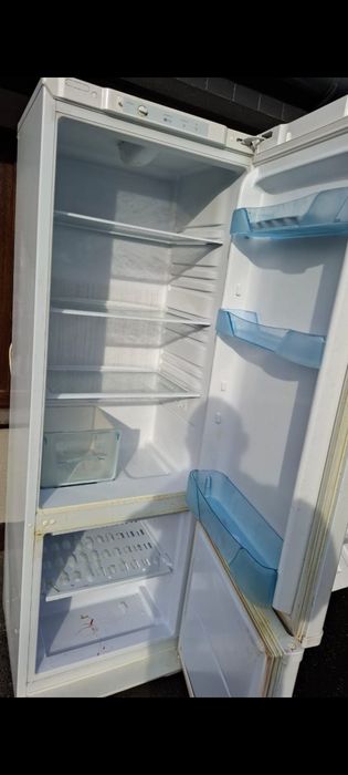 Холодильник . 40000тенге.