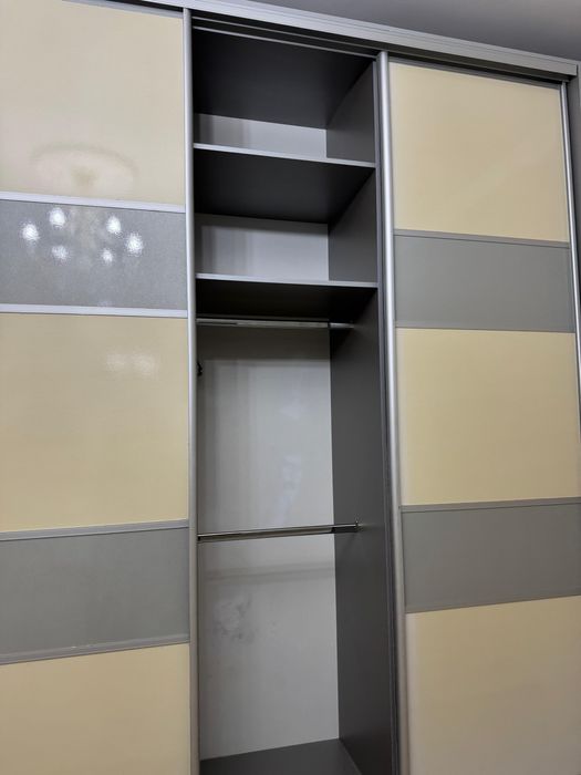 Продам шкаф-купе в отличном состоянии.