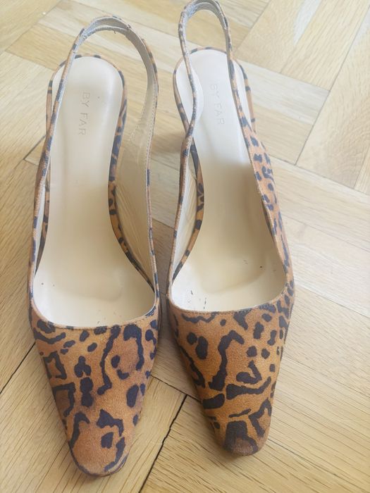 Обувки/ Самдали BY FAR