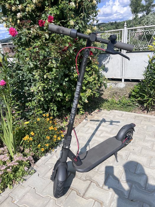 Trotineta Xiaomi Electric Scooter 4 Lite (2nd Gen) – Ca nouă, doar 20 km, cumpărată nouă