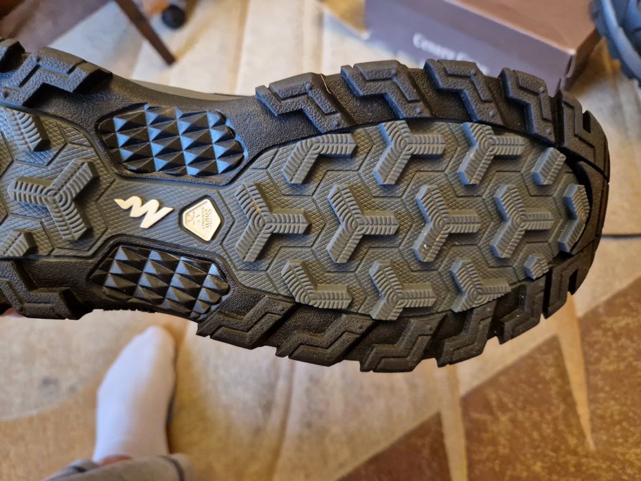 Bocanci drumeție iarnă , mărimea 43.