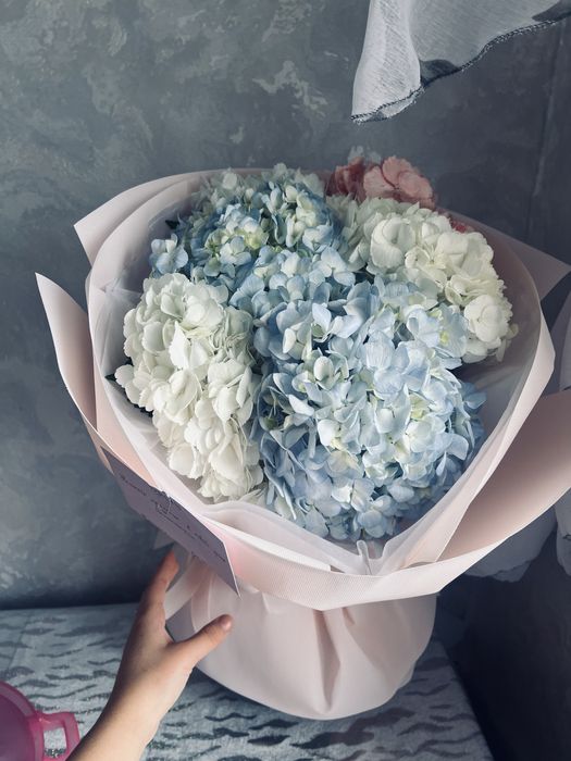 Продаю шикарные цветы, получила ночью