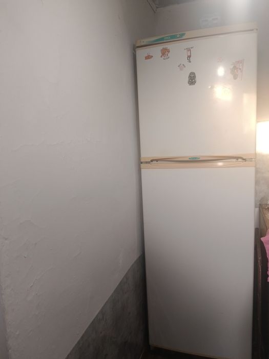 Холодильник  продаю бу