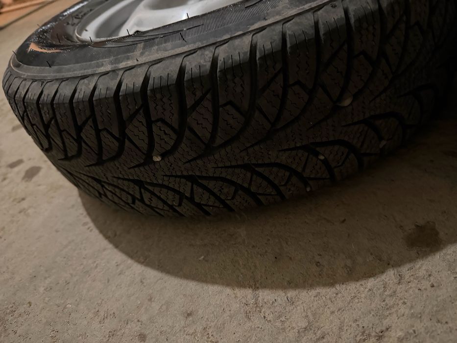 175/70/13 зимные почти новый