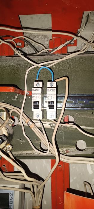 Услуги электрика. Сантехника