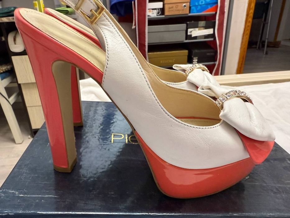 Продаются босоножки от гучи