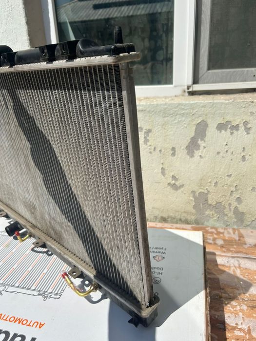 Продам радиатор на митсубиси оутлендер