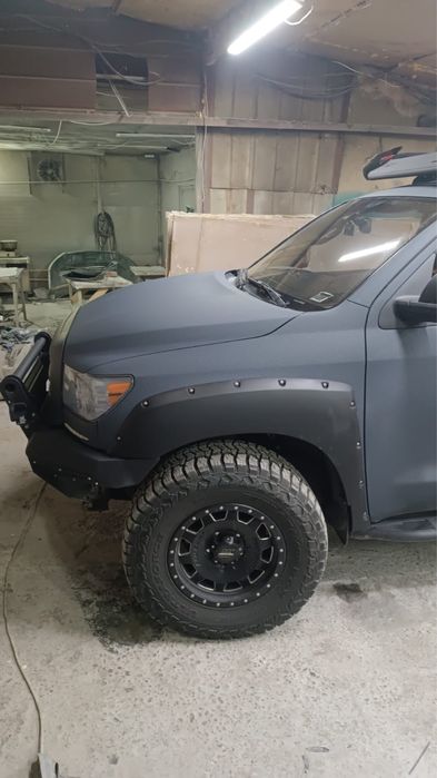 Фендера Toyota sequoia