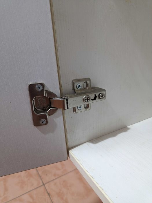 Навесной кухонный шкаф (95х32х67).