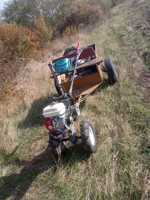 Motocultor plus remorca