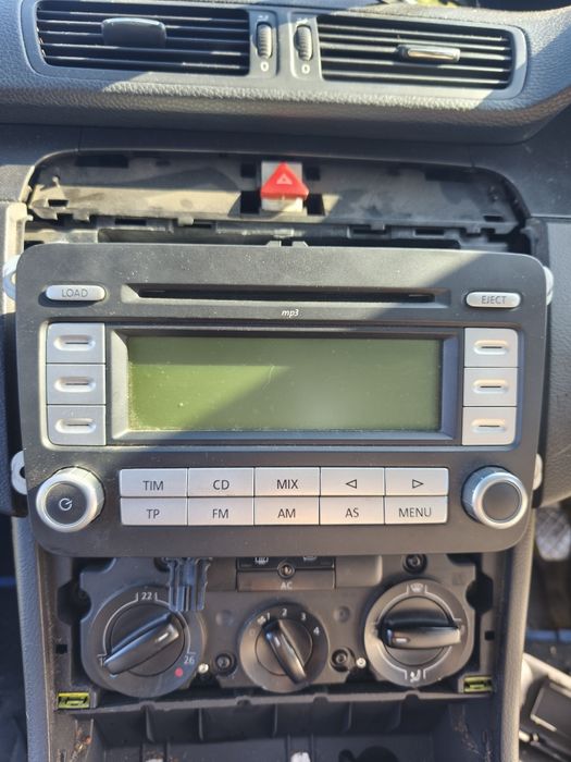 Radio cd player RCD500 mp3 cu cod Volkswagen Passat B6 Golf 5 Jetta To