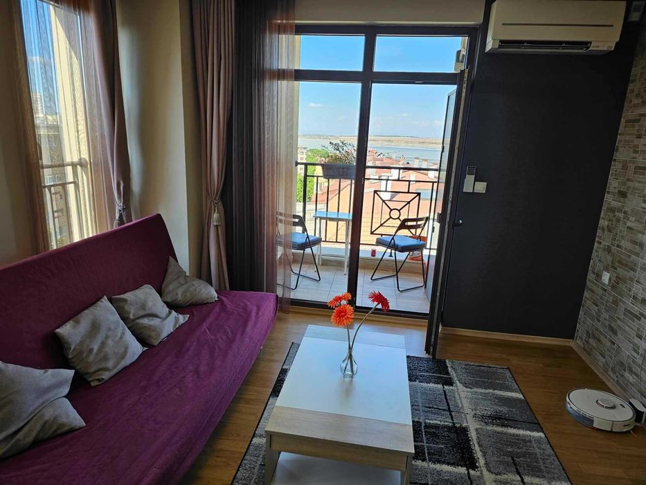 Дава се под наем Двустаен апартамент в Бургас, Изгрев - 70 кв.м за 306 € - Снимка #3