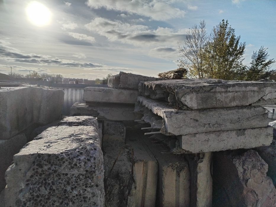 Продам Плиты и фбс