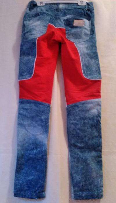 Pantaloni / blugi model deosebit Pret Neg.