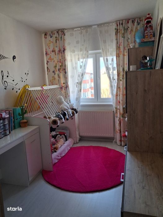 Apartament decomandat cu 3 camere in zona Scriitorilor, Brasov — fotografia 3