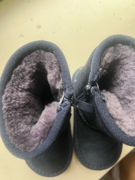 Уги почти новые 22 размер