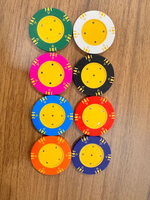 Jetoane si valize pentru jetoane customizate de ceramica si clay CustomTables.eu Bucuresti #jeton #jetoanepoker #jetoanecustomizate #jetoanpersonaliza