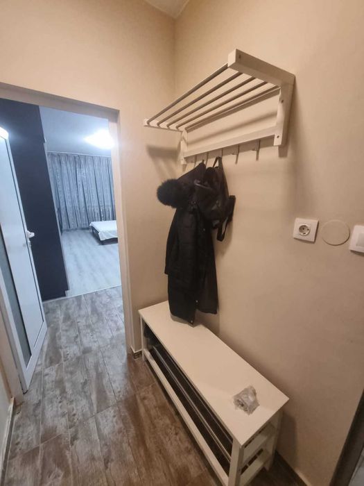 Едностаен обазведен апартамент в Младост 3 . До две метроспирки