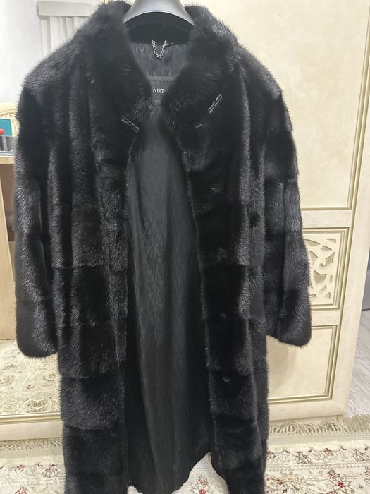 Норковая шуба черного цвета