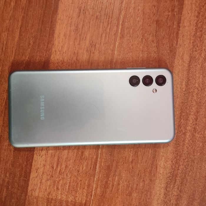 НЕ рабочий Samsung. (Может заработать если починить, но не обещаю)