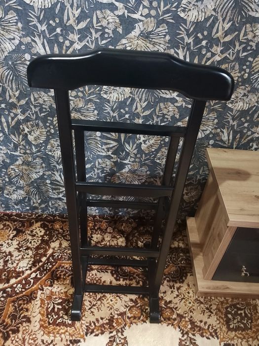 Продам вешалку для одежды