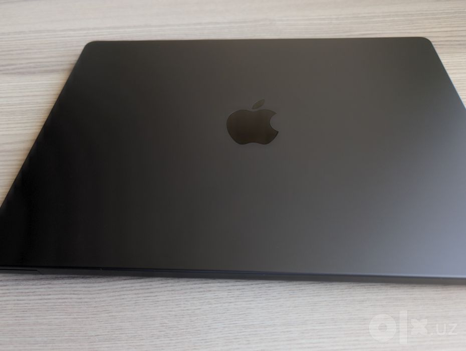 MacBook Pro 14 (M5 / 16GB / 1TB SSD / Nano-Texture Screen)