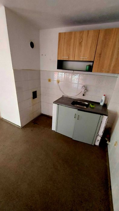 Дава се под наем Двустаен апартамент в Бургас, Възраждане - 80 кв.м за 153 € - Снимка #3