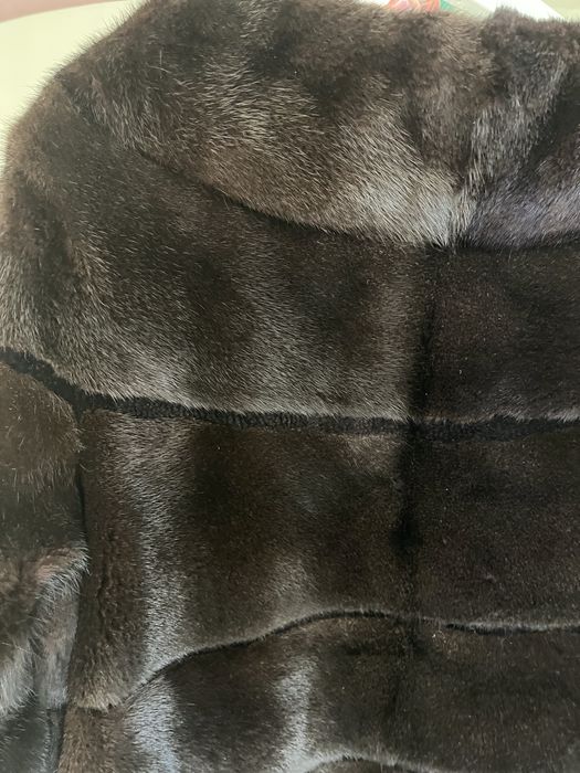 Продам шубу норковую