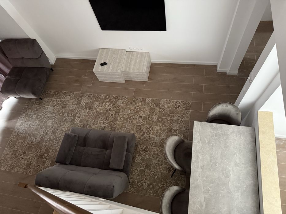 Inchiriez apartament 5 camere