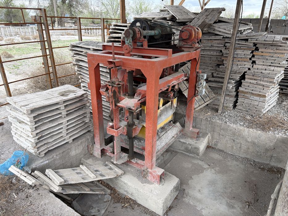 Станок для пескаблока