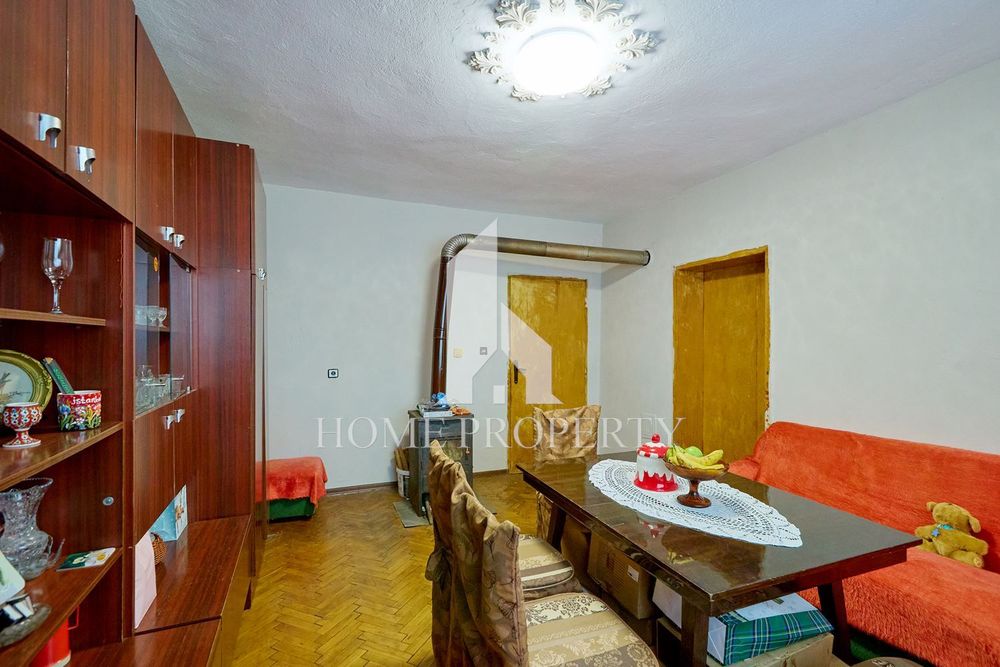 Къща в София, област-с.Петърч площ 75 цена 183000