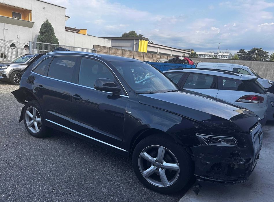 Audi q5 accidentat