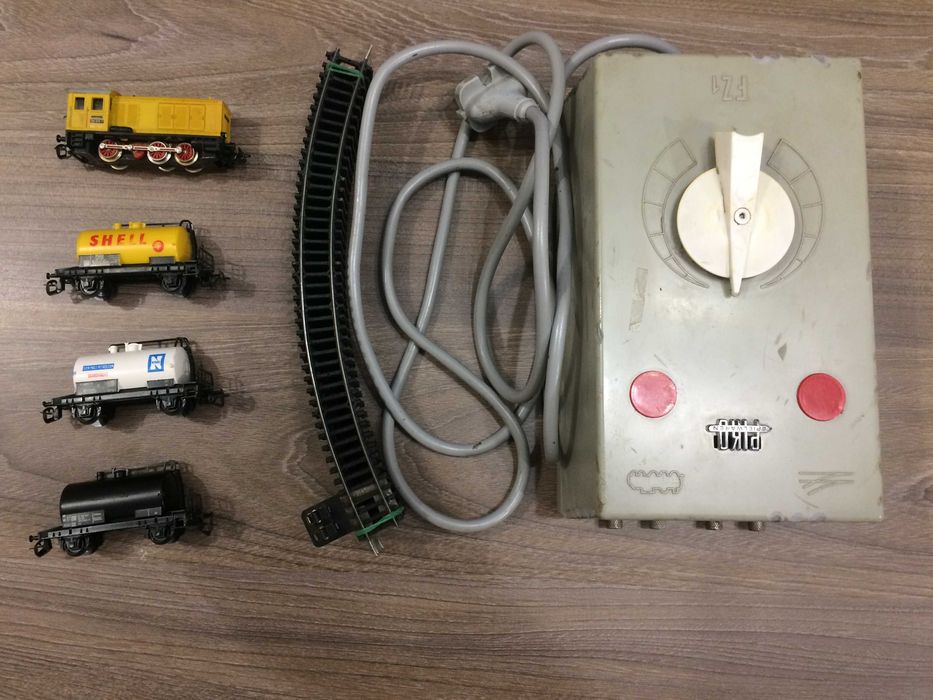 Влакчета Пико, 2 комплекта, в мащаб ТТ + захранвания.