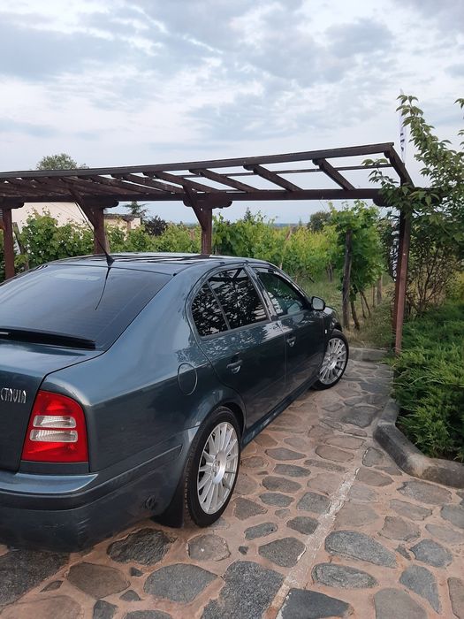 Заден капак и задна броня