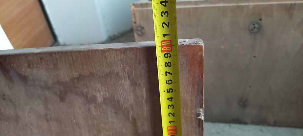 Стол и 2 стулья. Стол және 2 орындық.